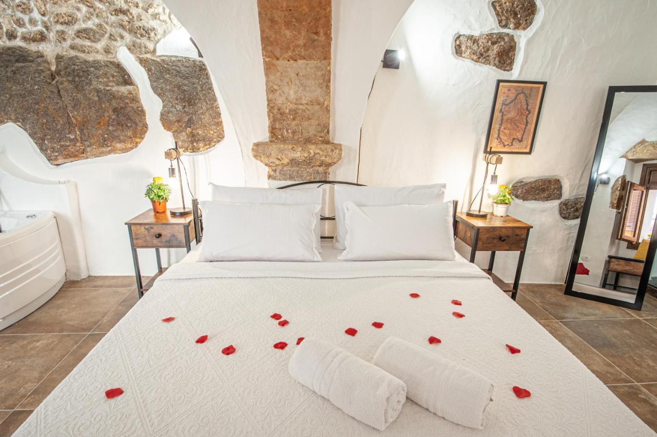 Romantic Loft With Jacuzzi In The Castle كاستيلساردو المظهر الخارجي الصورة