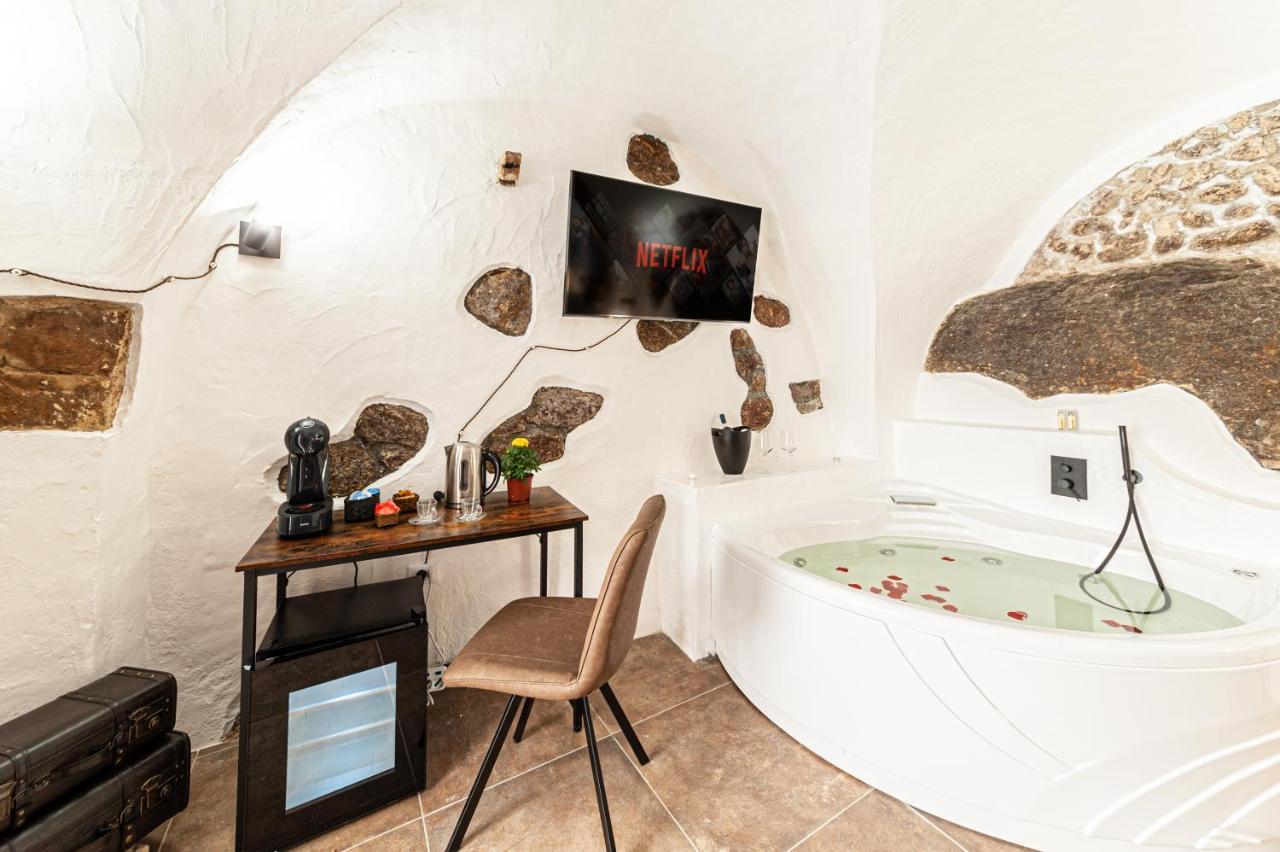 Romantic Loft With Jacuzzi In The Castle كاستيلساردو المظهر الخارجي الصورة